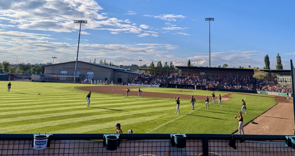 El Triplete de Okotoks Dawgs en la WCBL